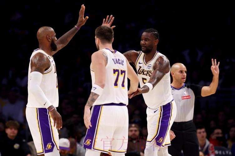 詹姆斯得分突破51000分成NBA历史第一人 湖人胜猛龙